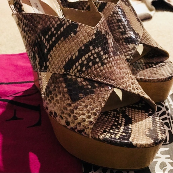 Diane Von Furstenberg Shoes - Diane Von Furstenberg Liberty Wedge Sandals 9.5